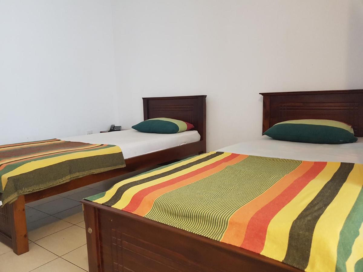 Chamaya Holiday Inn بالانجودا المظهر الخارجي الصورة
